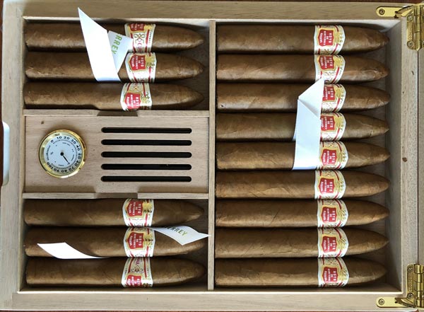 Hoyo de monterry سیگار برگ belicoso